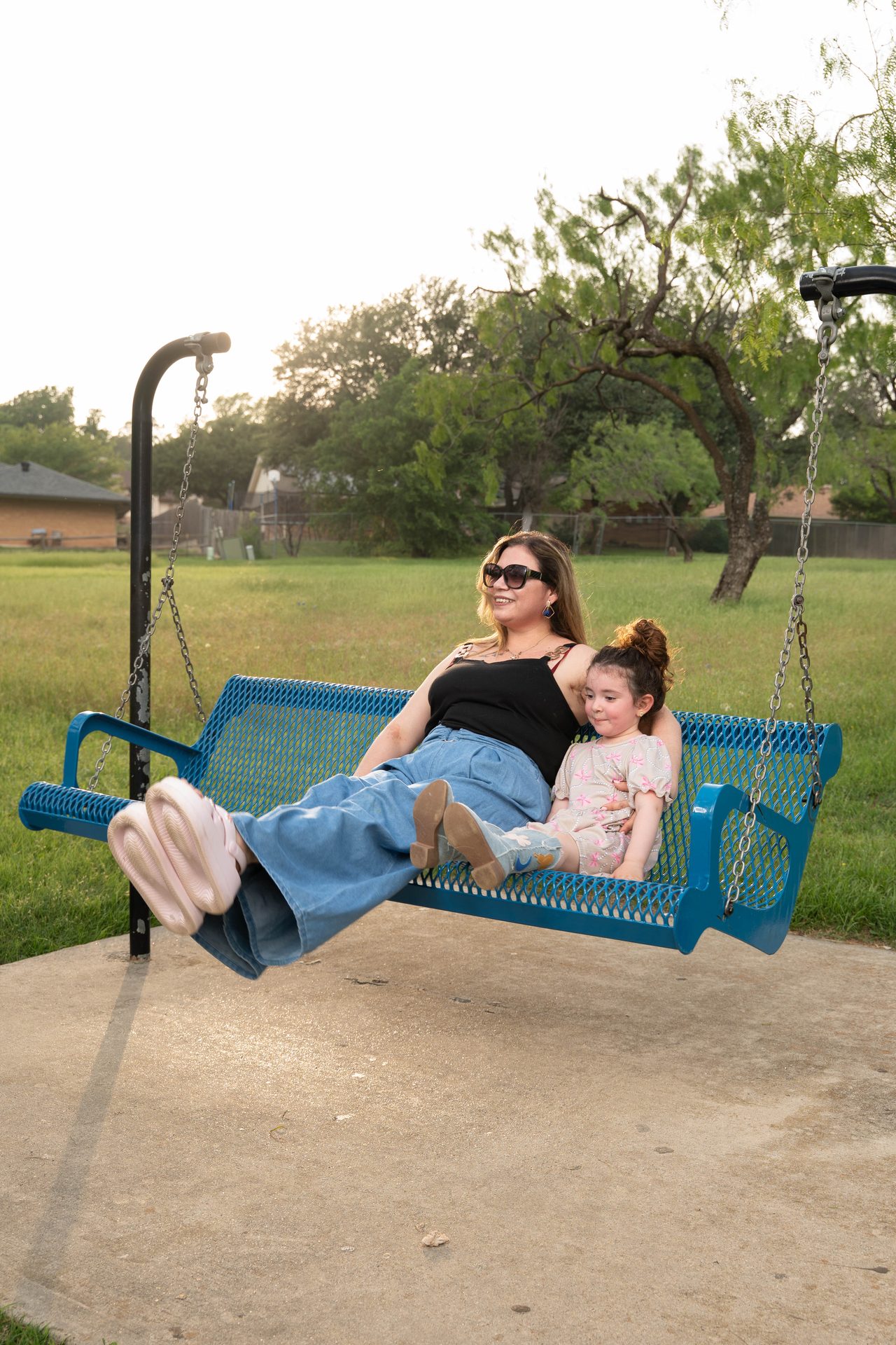 Family outdoor portrait, Dallas Fort Worth photographer Ronald Ayala